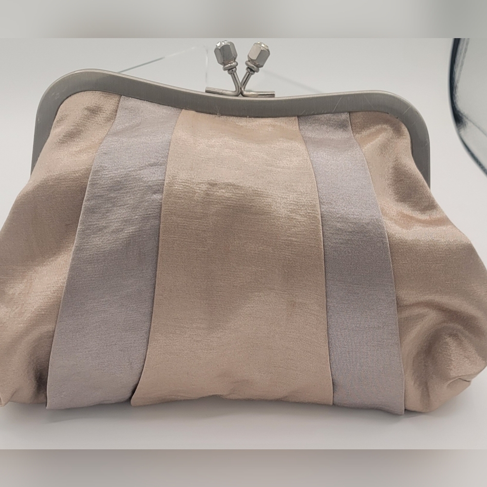 Makeup bag